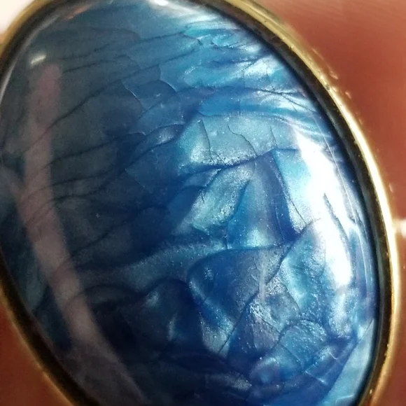 Vintage earrings chunky clip on oval egg shaped wavy pearlized blue gold tone - Picture 7 of 14